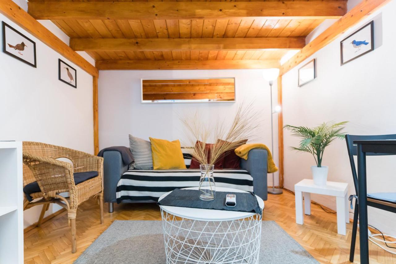 Lovely Little Loft Studio In The Heart Of บูดาเปสต์ ภายนอก รูปภาพ