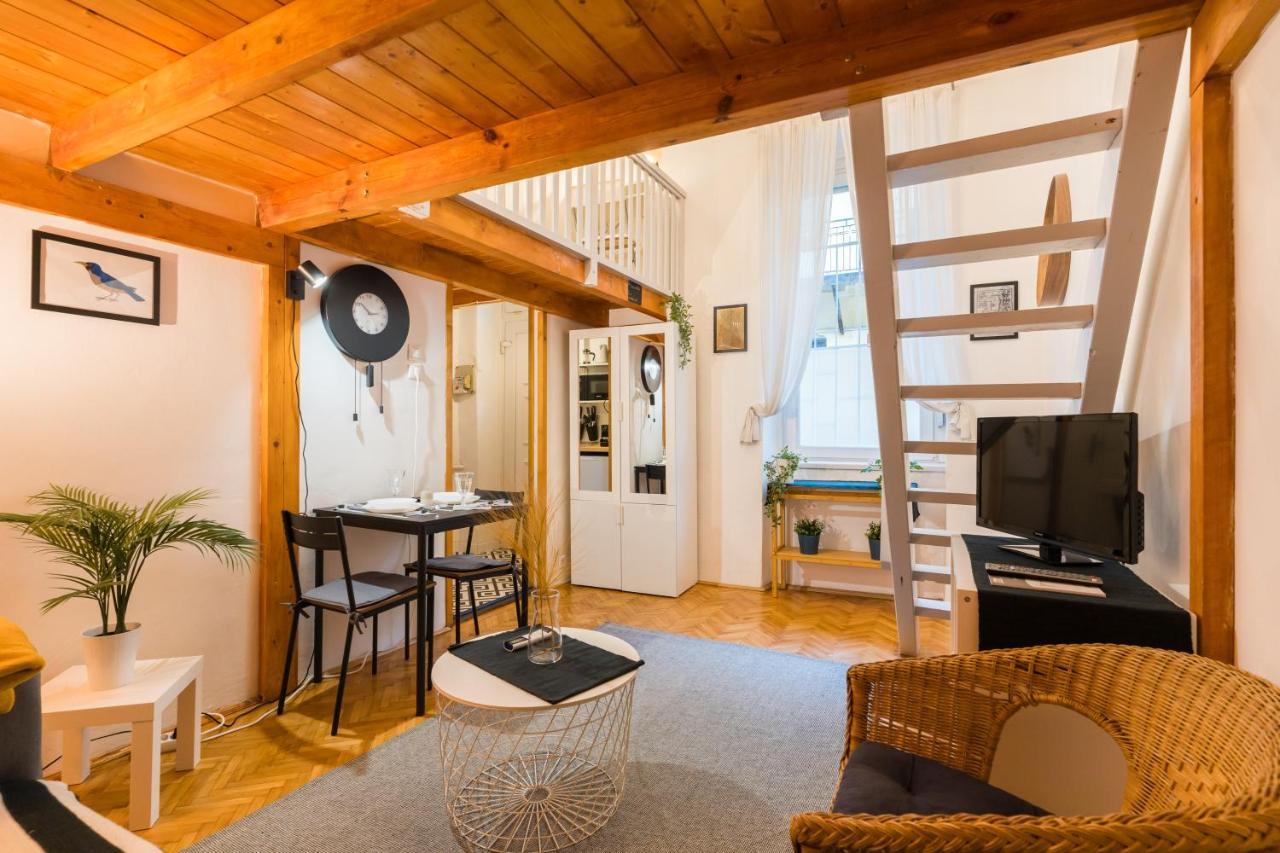 Lovely Little Loft Studio In The Heart Of บูดาเปสต์ ภายนอก รูปภาพ